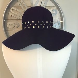 Preston & York 100% wool floppy black hat